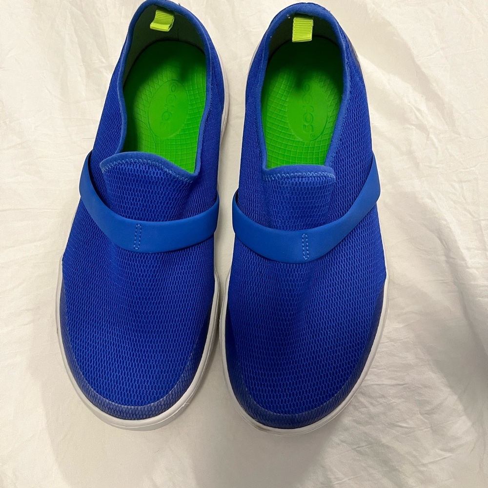 Oofos blue women’s size 9